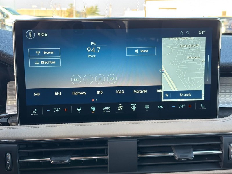 Lincoln Corsair Vehicle Full-screen Gallery Image 23