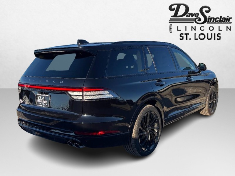 Lincoln Aviator Vehicle Full-screen Gallery Image 05