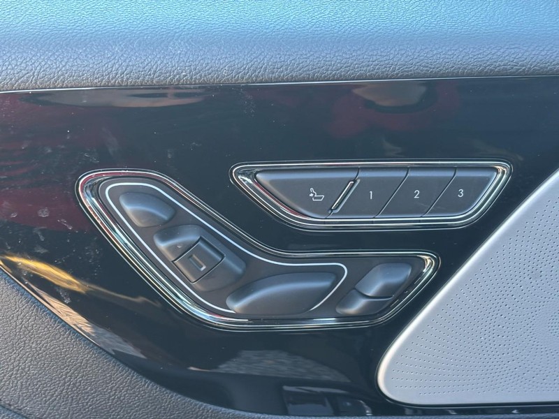 Lincoln Aviator Vehicle Full-screen Gallery Image 17