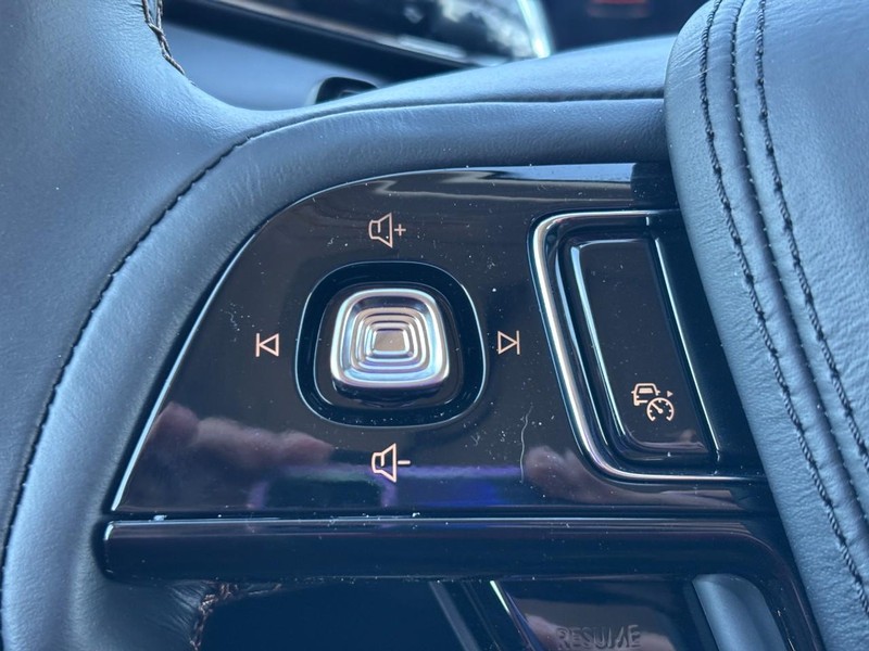 Lincoln Aviator Vehicle Full-screen Gallery Image 20