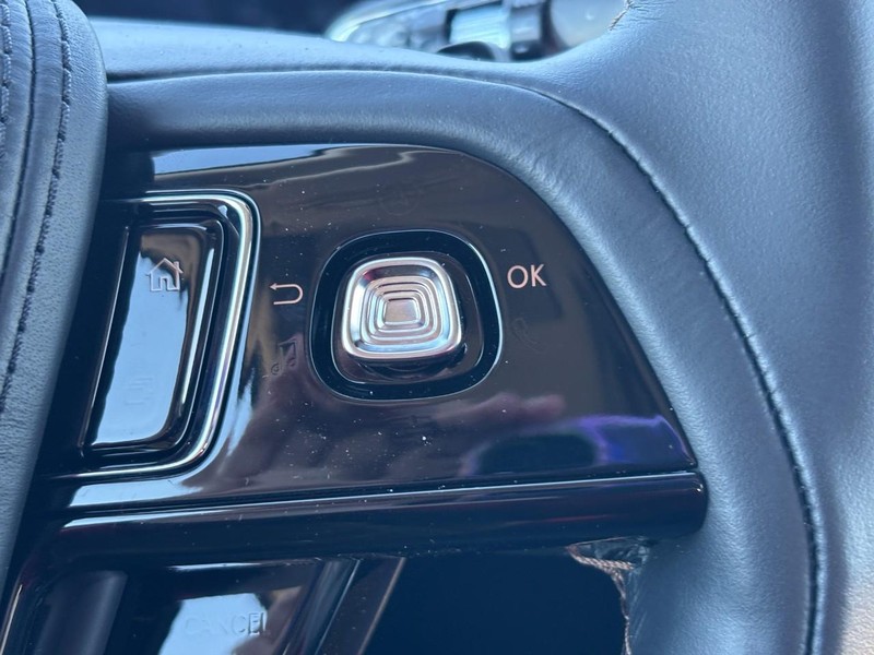 Lincoln Aviator Vehicle Full-screen Gallery Image 22