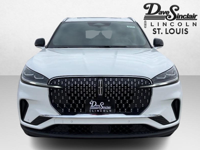 Lincoln Aviator Vehicle Full-screen Gallery Image 02