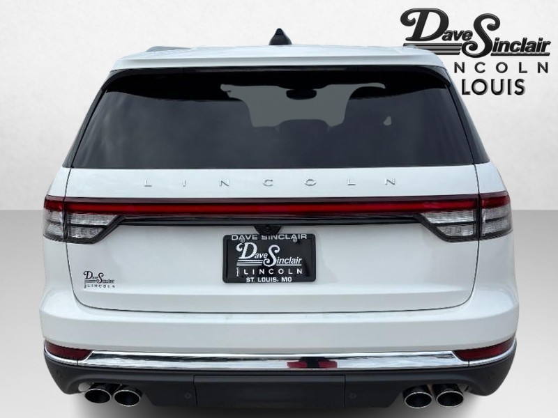 Lincoln Aviator Vehicle Full-screen Gallery Image 06