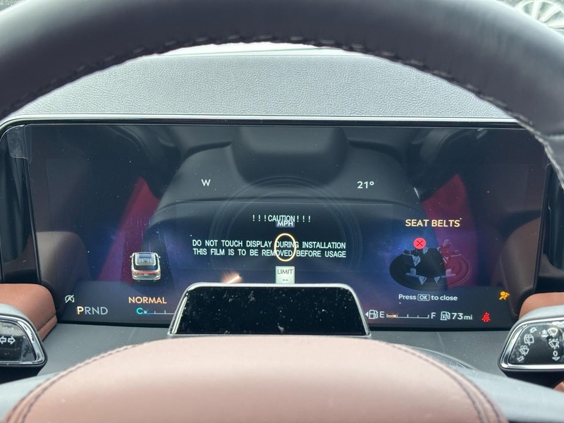 Lincoln Aviator Vehicle Full-screen Gallery Image 23