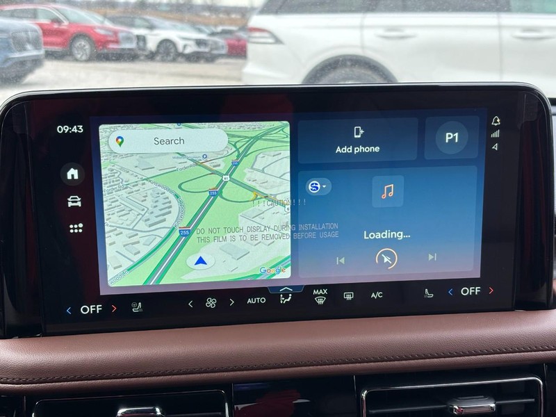 Lincoln Aviator Vehicle Full-screen Gallery Image 24