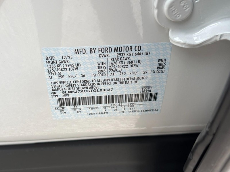 Lincoln Aviator Vehicle Full-screen Gallery Image 27