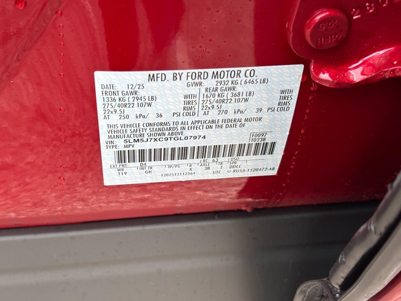 Lincoln Aviator Vehicle Full-screen Gallery Image 27