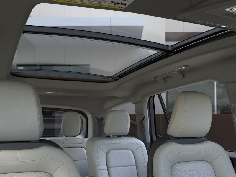Lincoln Aviator Vehicle Full-screen Gallery Image 23