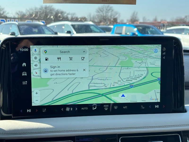 Lincoln Aviator Vehicle Full-screen Gallery Image 24