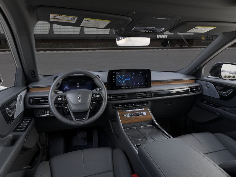 Lincoln Aviator Vehicle Full-screen Gallery Image 10