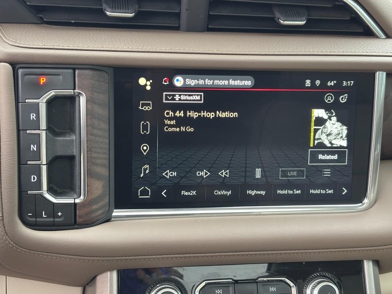 GMC Yukon Vehicle Full-screen Gallery Image 24