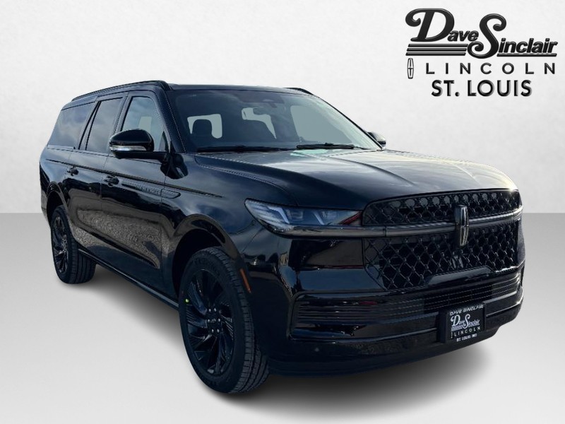 Lincoln Navigator L Vehicle Full-screen Gallery Image 03