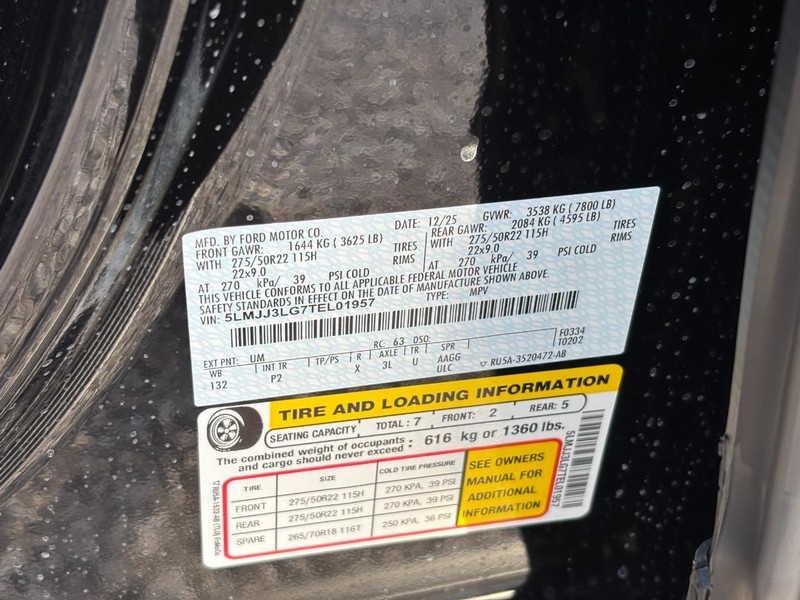 Lincoln Navigator L Vehicle Full-screen Gallery Image 28