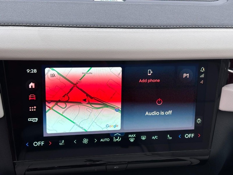 Lincoln Navigator L Vehicle Full-screen Gallery Image 26