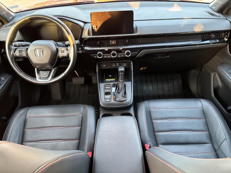 Honda CR-V Hybrid Vehicle Full-screen Gallery Image 12