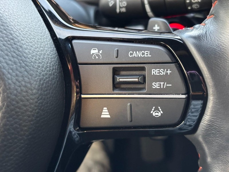 Honda CR-V Hybrid Vehicle Full-screen Gallery Image 21