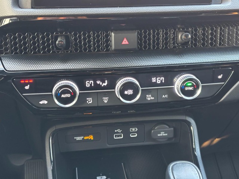 Honda CR-V Hybrid Vehicle Full-screen Gallery Image 26