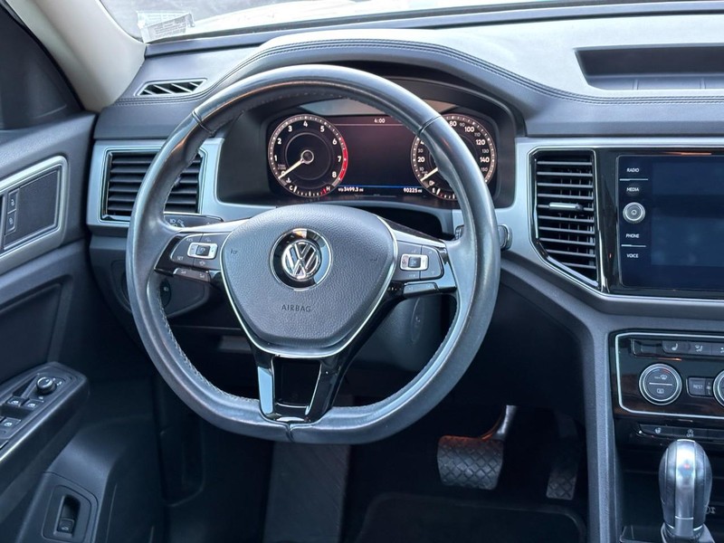 Volkswagen Atlas Vehicle Full-screen Gallery Image 14