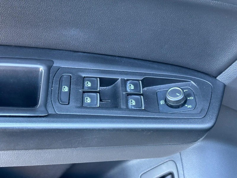 Volkswagen Atlas Vehicle Full-screen Gallery Image 18