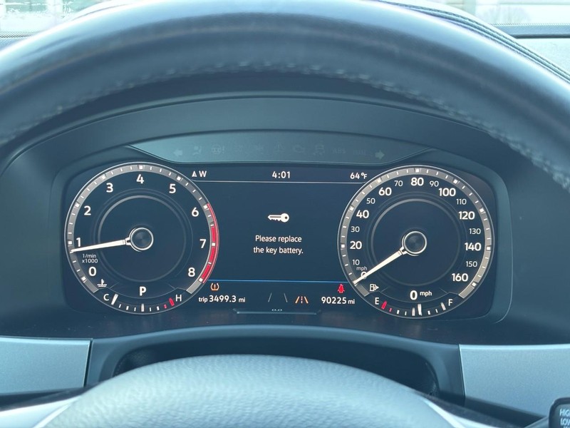 Volkswagen Atlas Vehicle Full-screen Gallery Image 24