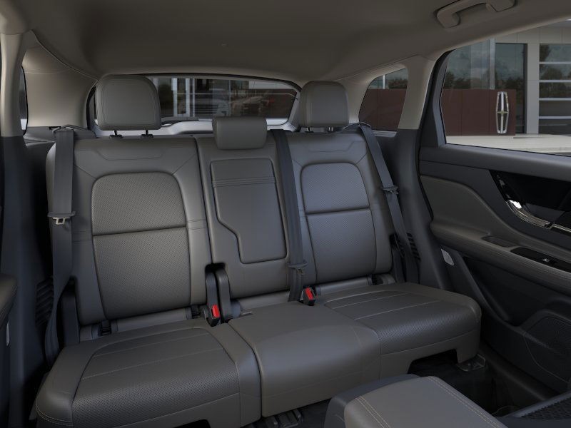 Lincoln Corsair Vehicle Full-screen Gallery Image 12