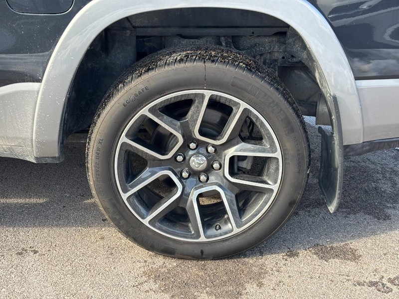 Ram 1500 Vehicle Full-screen Gallery Image 10