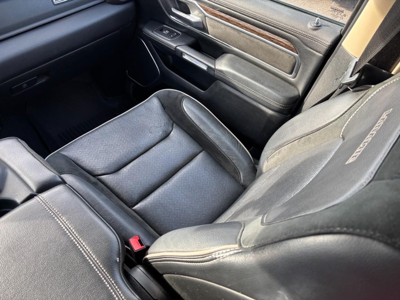 Ram 1500 Vehicle Full-screen Gallery Image 15