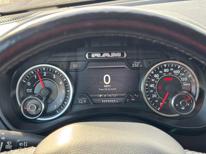 Ram 1500 Vehicle Full-screen Gallery Image 21