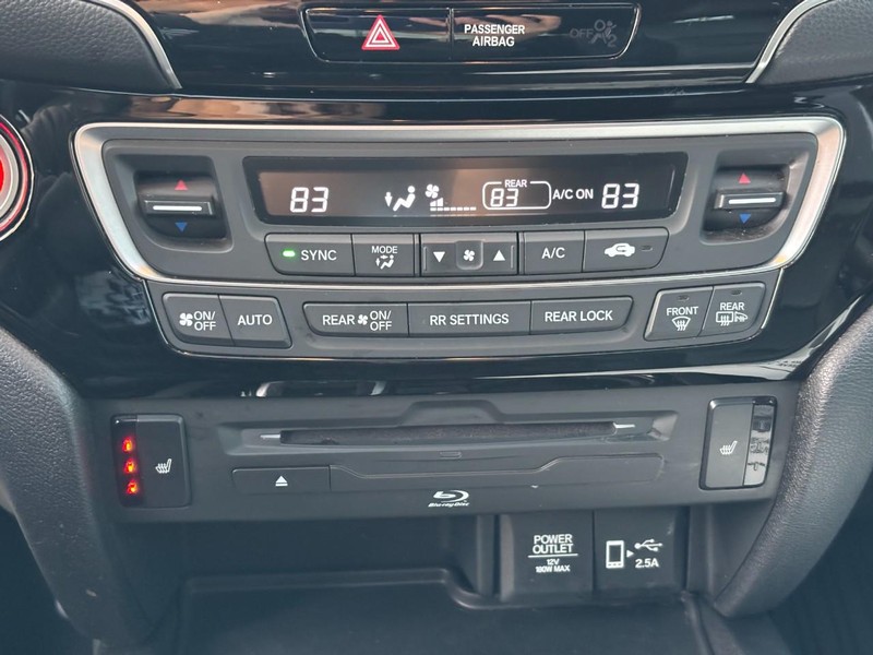 Honda Pilot Vehicle Full-screen Gallery Image 27