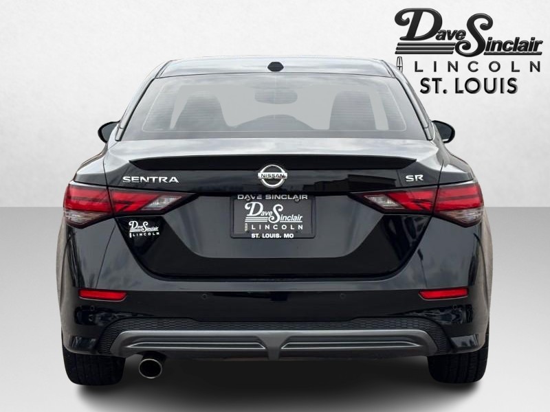 Nissan Sentra Vehicle Full-screen Gallery Image 04