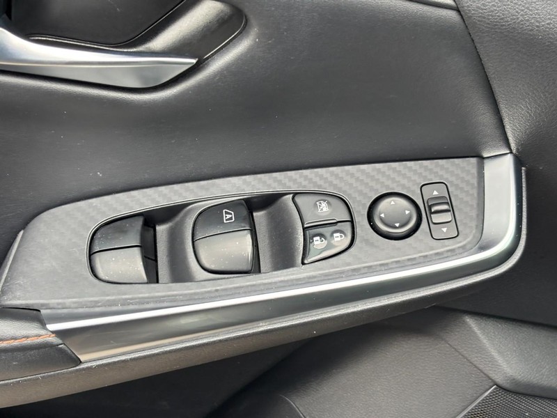 Nissan Sentra Vehicle Full-screen Gallery Image 17