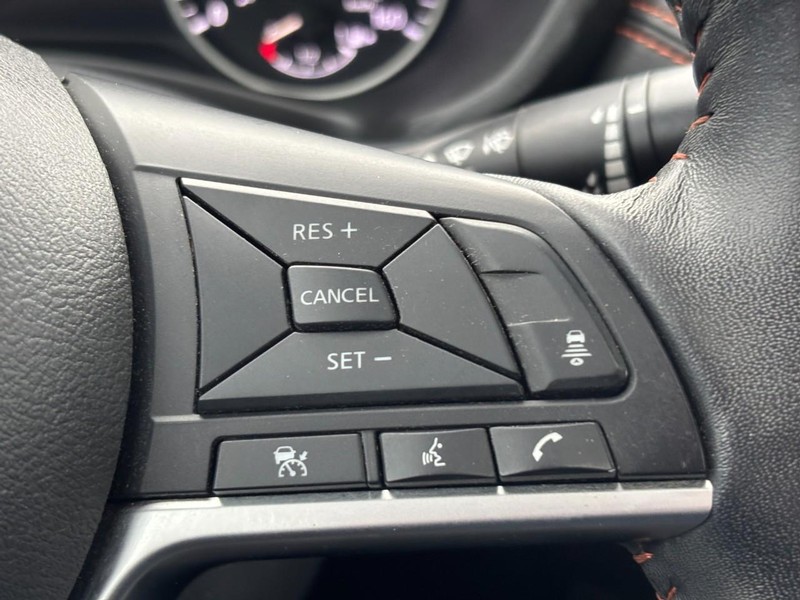 Nissan Sentra Vehicle Full-screen Gallery Image 19