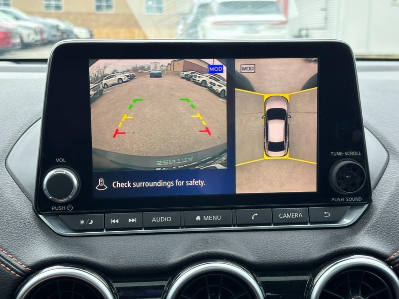 Nissan Sentra Vehicle Full-screen Gallery Image 22