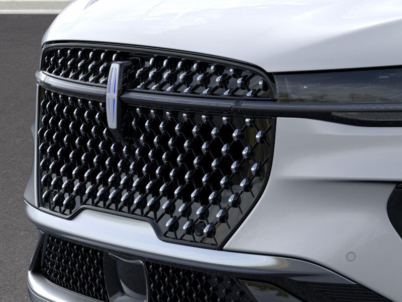 Lincoln Nautilus Vehicle Full-screen Gallery Image 18