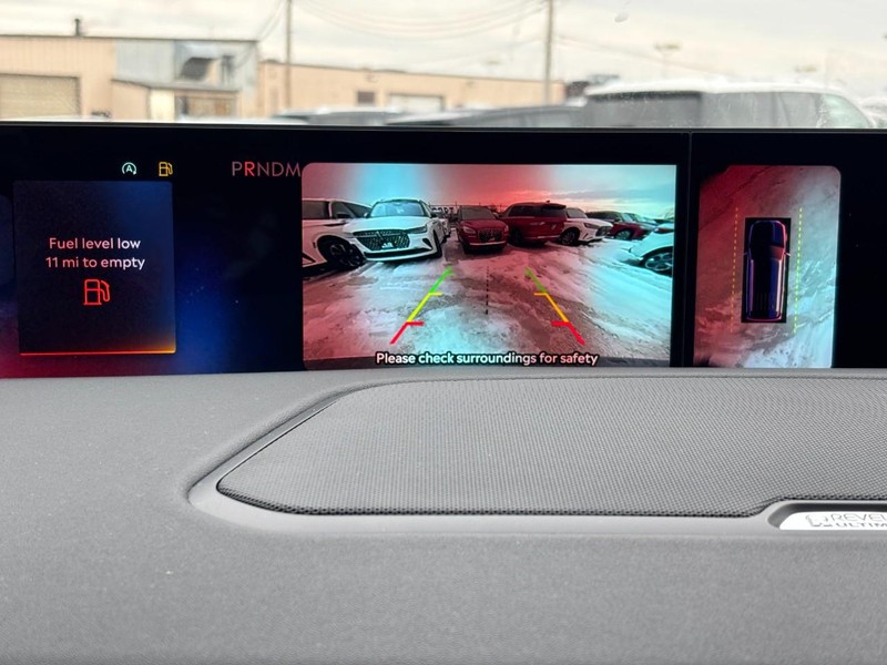 Lincoln Navigator Vehicle Full-screen Gallery Image 25