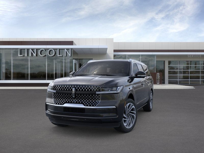 Lincoln Navigator L Vehicle Full-screen Gallery Image 02