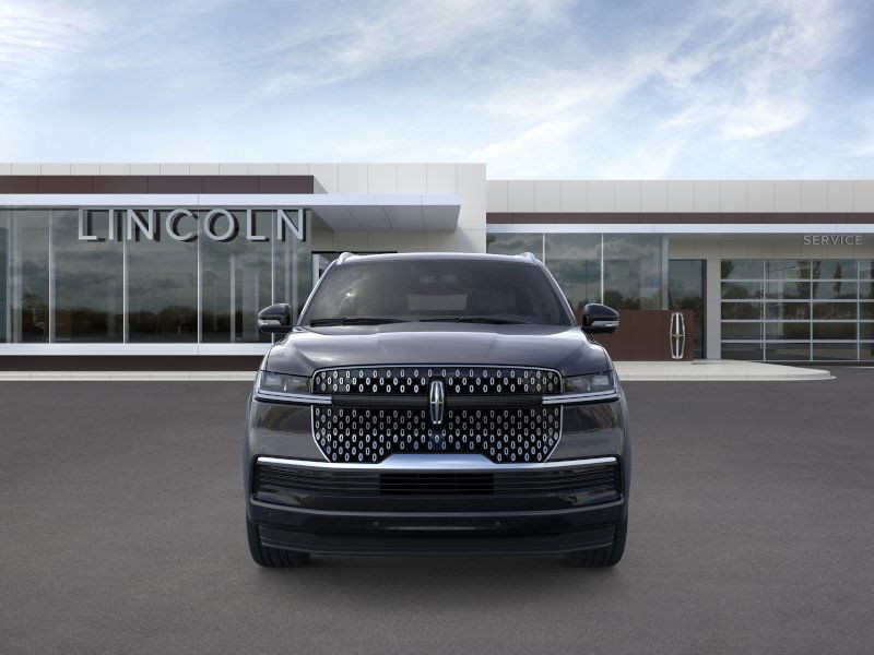 Lincoln Navigator L Vehicle Full-screen Gallery Image 06