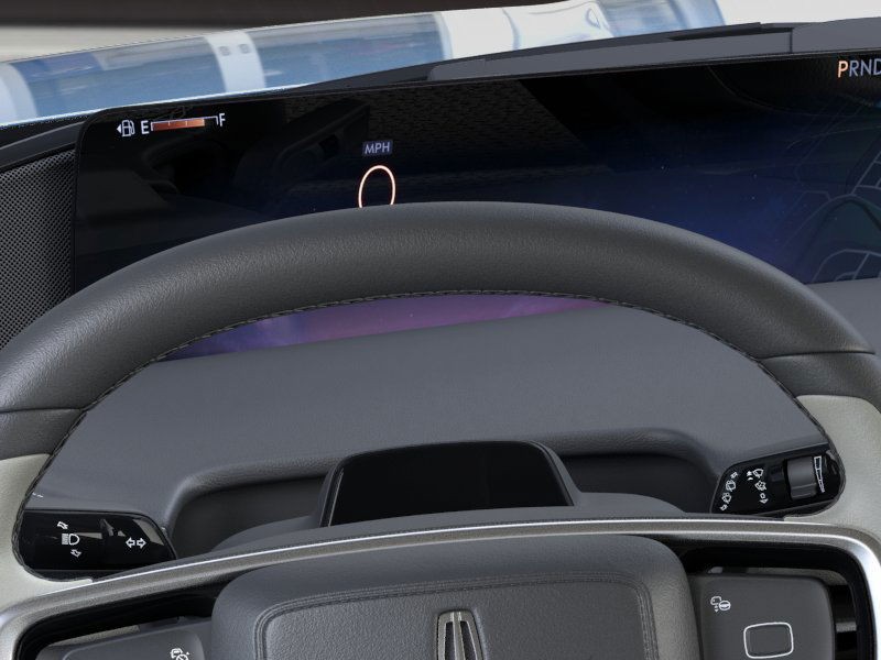 Lincoln Navigator L Vehicle Full-screen Gallery Image 14