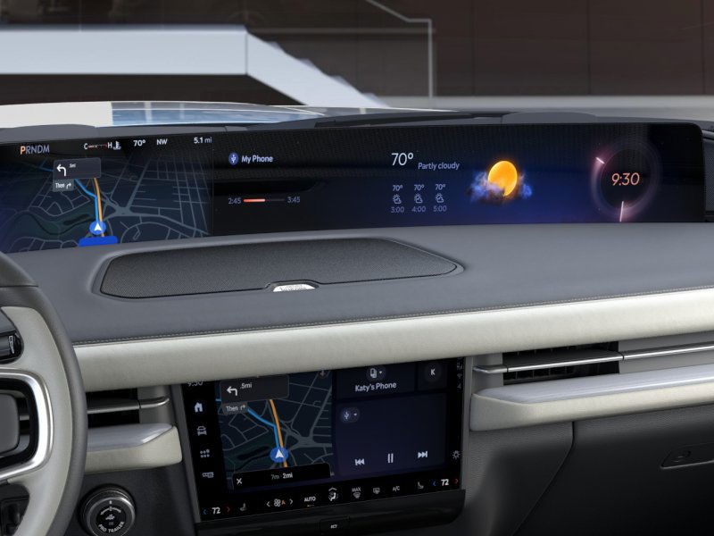 Lincoln Navigator L Vehicle Full-screen Gallery Image 15