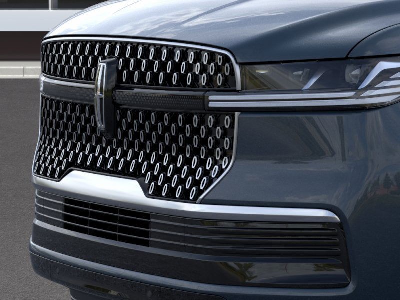 Lincoln Navigator L Vehicle Full-screen Gallery Image 18
