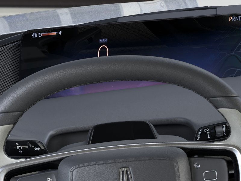 Lincoln Navigator Vehicle Full-screen Gallery Image 14