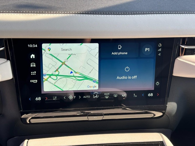 Lincoln Navigator Vehicle Full-screen Gallery Image 25