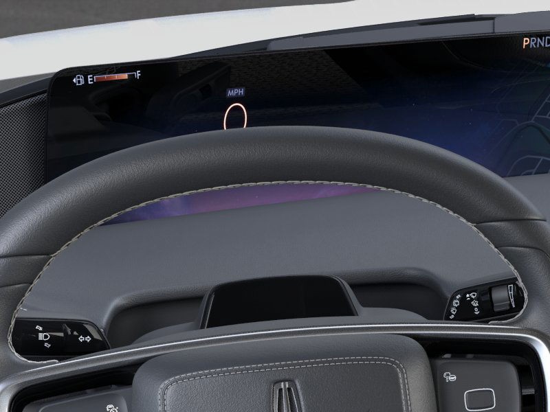 Lincoln Navigator Vehicle Full-screen Gallery Image 14