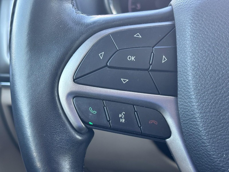 Jeep Grand Cherokee Vehicle Full-screen Gallery Image 19