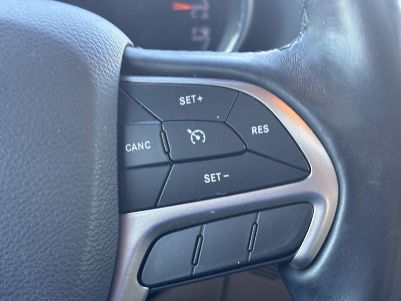 Jeep Grand Cherokee Vehicle Full-screen Gallery Image 20