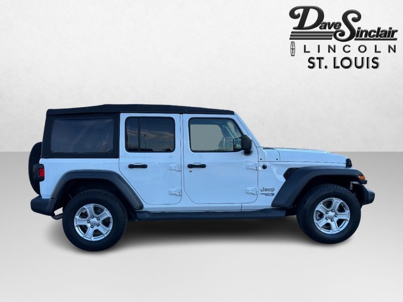 Jeep Wrangler Unlimited Vehicle Full-screen Gallery Image 02