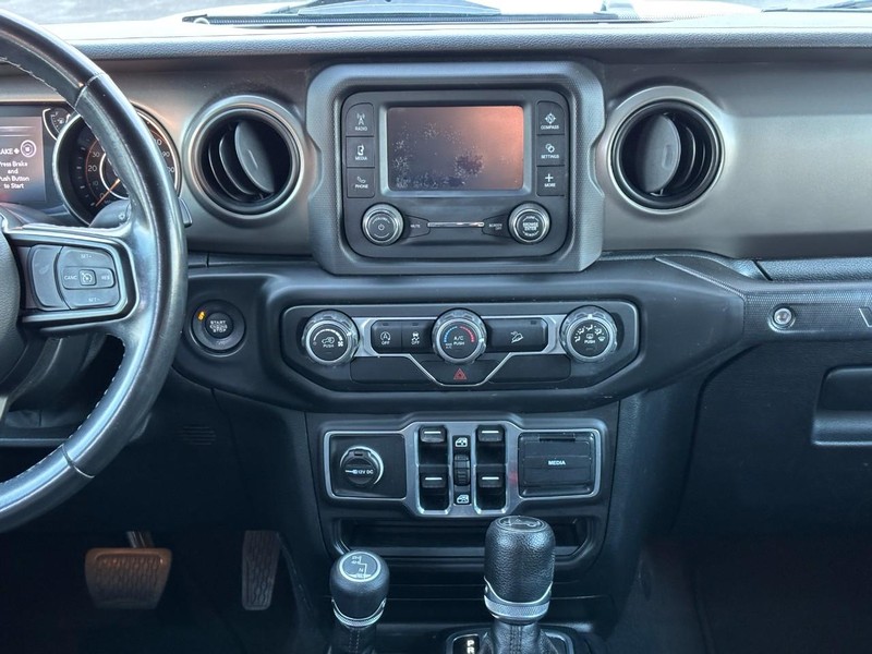 Jeep Wrangler Unlimited Vehicle Full-screen Gallery Image 14