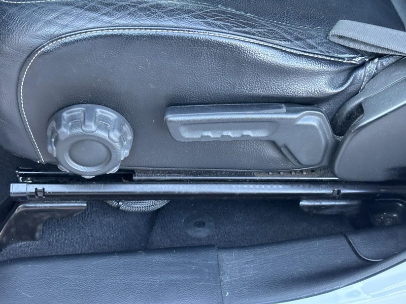 Jeep Wrangler Unlimited Vehicle Full-screen Gallery Image 16