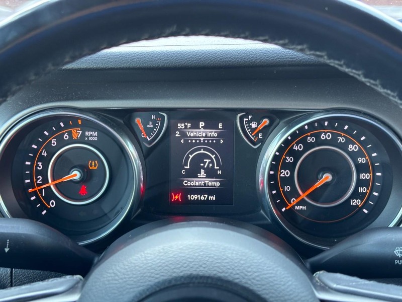 Jeep Wrangler Unlimited Vehicle Full-screen Gallery Image 21