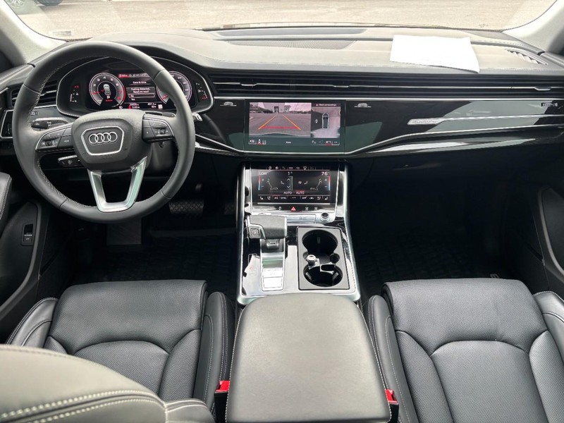 Audi Q8 Vehicle Full-screen Gallery Image 12